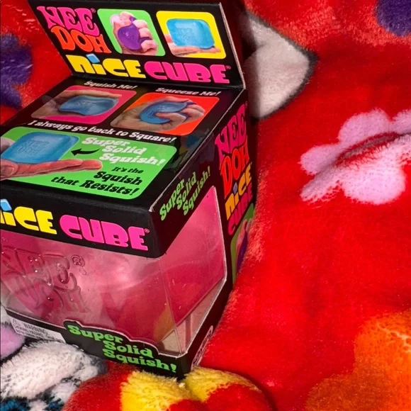 NeeDoh Nice Cube Super Solid Squish Pink Collectible NEW RARE QUICK SHIP - Picture 4 of 4